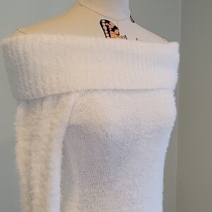 𝅺LOVE ALWAYS white off the shoulder dress.  Form fitting size Large